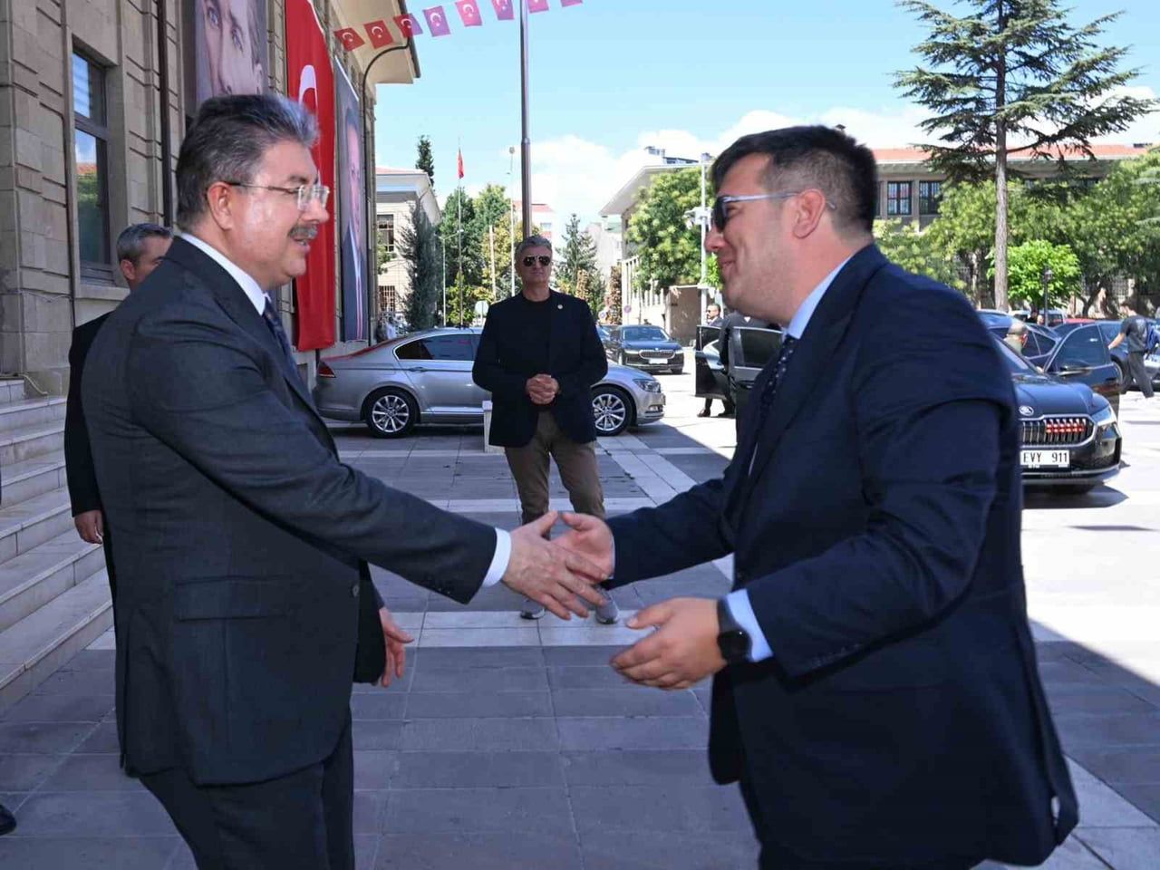 ÇEŞİTLİ PROGRAMLARA KATILMAK ÜZERE ESKİŞEHİR'E GELEN ADALET BAKAN YARDIMCISI CAN TUNCAY VE...