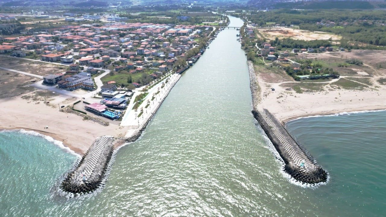 BALIKÇILARIN SORUN YAŞADIĞI NEHİR AĞZI