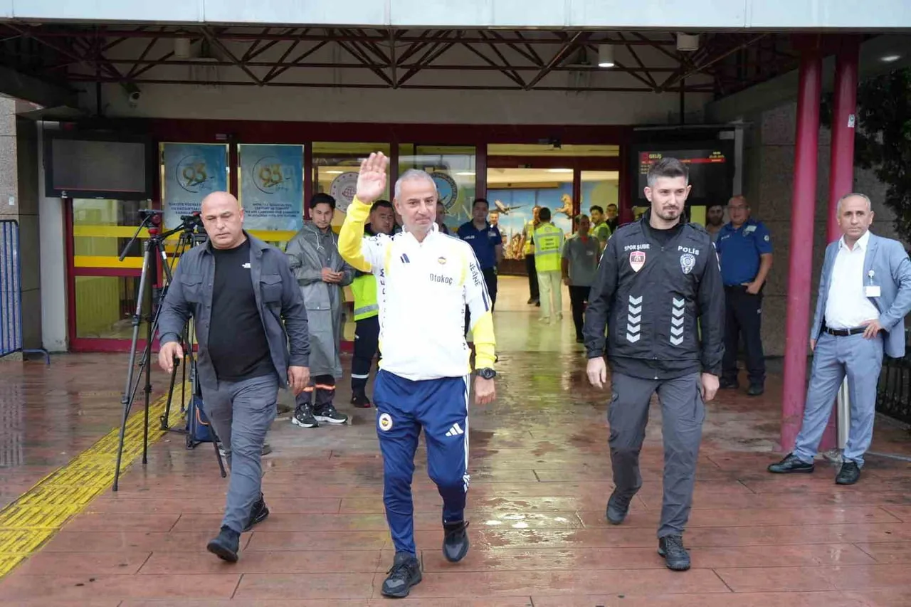TRENDYOL SÜPER LİG EKİPLERİNDEN FENERBAHÇE, 3. HAFTADA KARŞILAŞACAĞI SAMSUNSPOR MAÇI İÇİN MAÇIN...