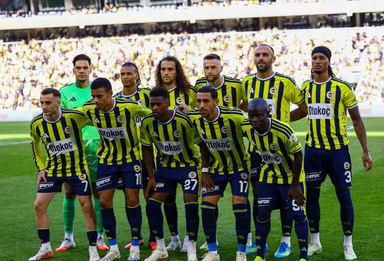 FENERBAHÇE TEKNİK DİREKTÖRÜ İSMAİL KARTAL, SON OYNADIKLARI GAZİANTEP FK MAÇI 11'İNE GÖRE EYÜPSPOR...