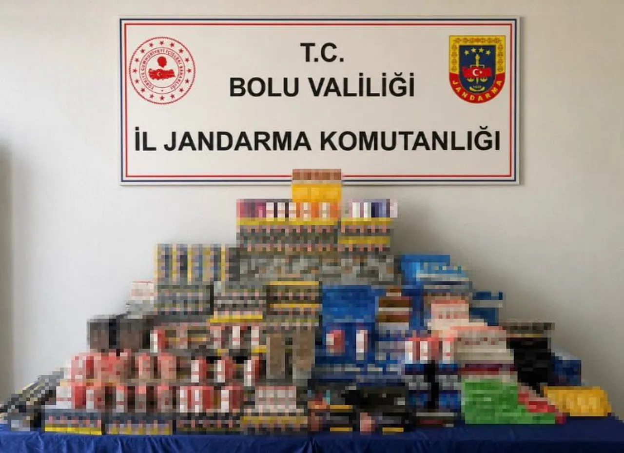 BOLU'DA JANDARMA EKİPLERİ TARAFINDAN DÜZENLENEN KAÇAKÇILIK OPERASYONUNDA PİYASA DEĞERİ YAKLAŞIK 1...
