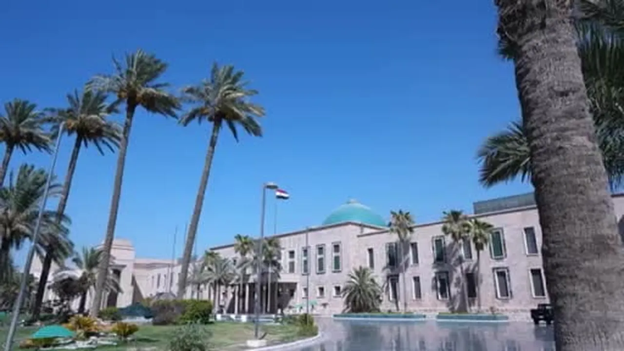 Irak Başbakanı Ali Zeydi, İran Meclis Başkanı Muhammed Bakır Galibaf ile Irak ve İran arasındaki...