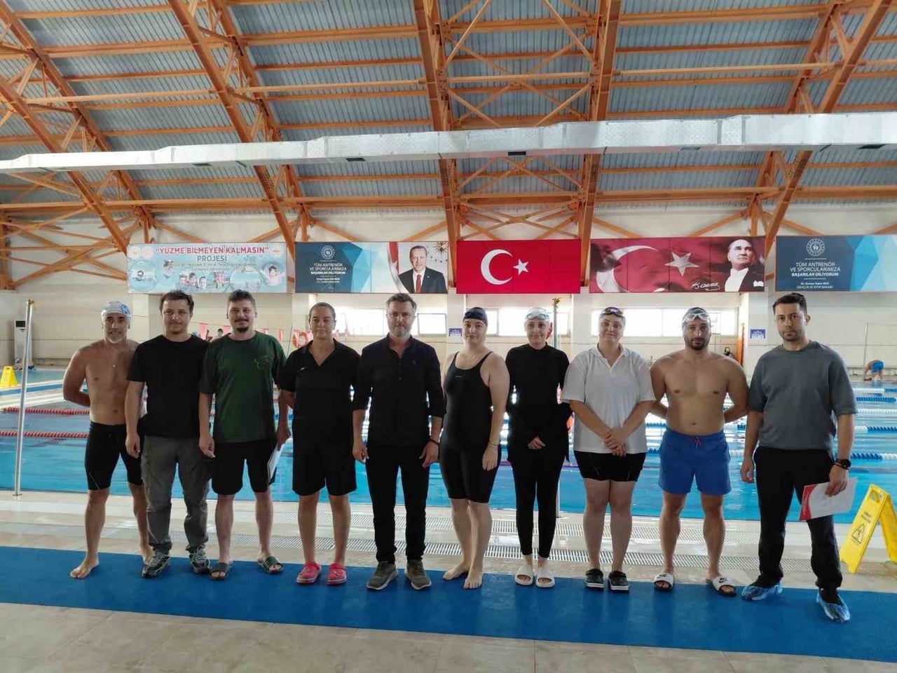 DÜZCE’DE YÜZME HAVUZLARINDA GÖREV YAPAN CANKURTARANLAR PERFORMANS TATBİKATI...