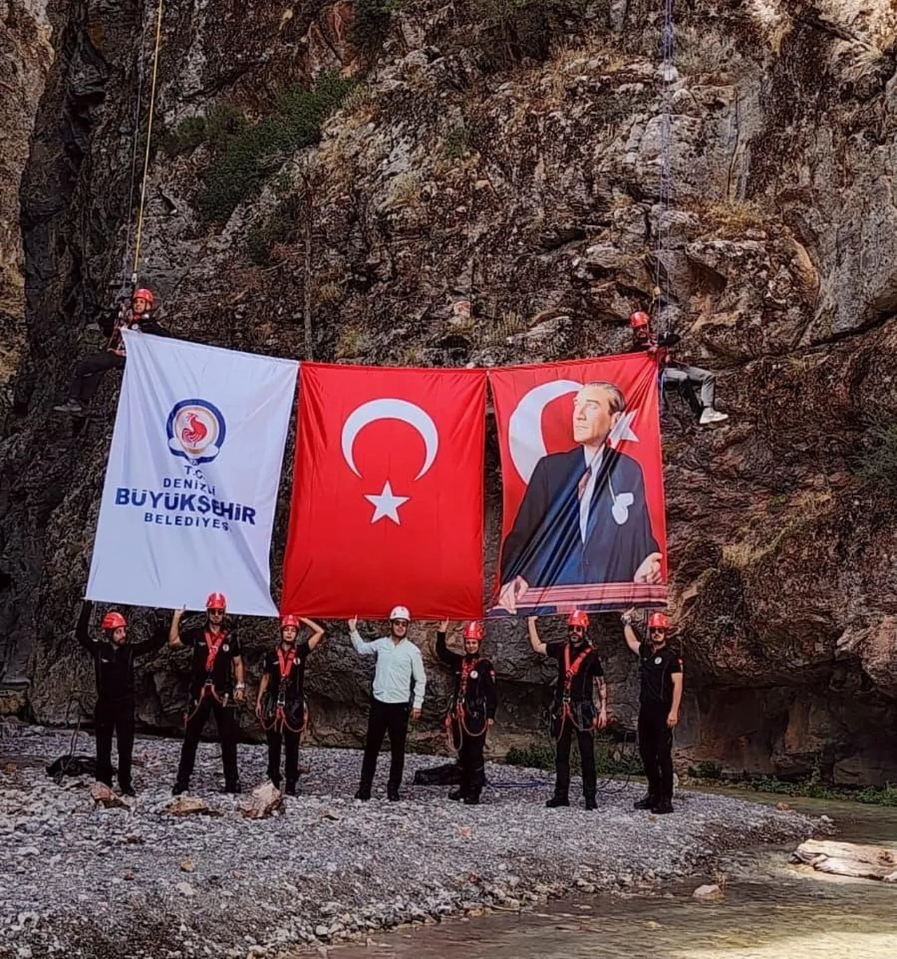 DENİZLİ BÜYÜKŞEHİR BELEDİYESİ ARAMA KURTARMA (DEBAK) EKİBİ, ACIPAYAM KANYONU’NDA DÜZENLEDİĞİ ÜÇ...