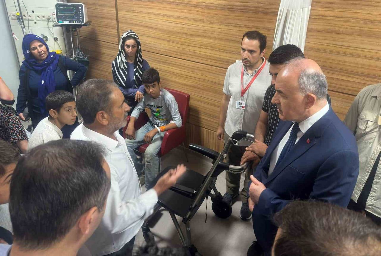 ORDU VALİSİ MUAMMER EROL, YARALILARI ZİYARET ETTİ
