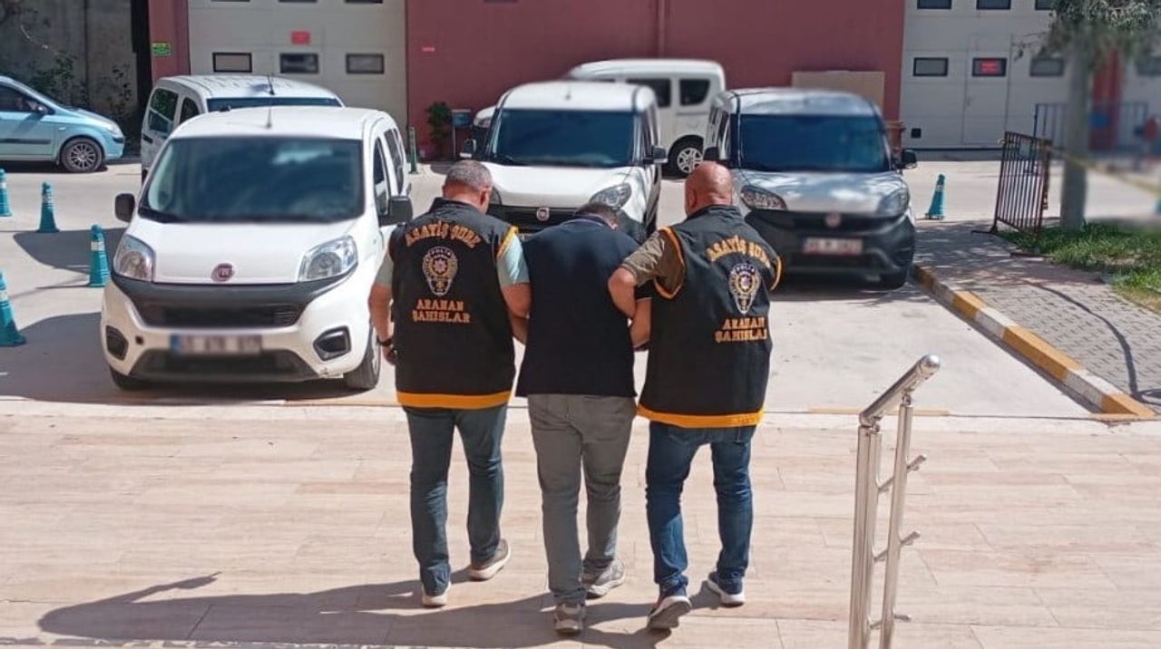 MANİSA'DA SON BİR AYDA DÜZENLENEN UYGULAMA VE OPERASYONLARDA 1.290 ARANAN VE ÇEŞİTLİ SUÇLARA...