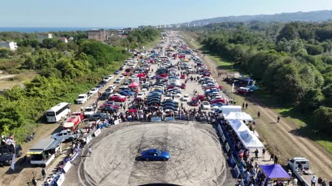 Otomobil tutkunları Ordu’da buluştu