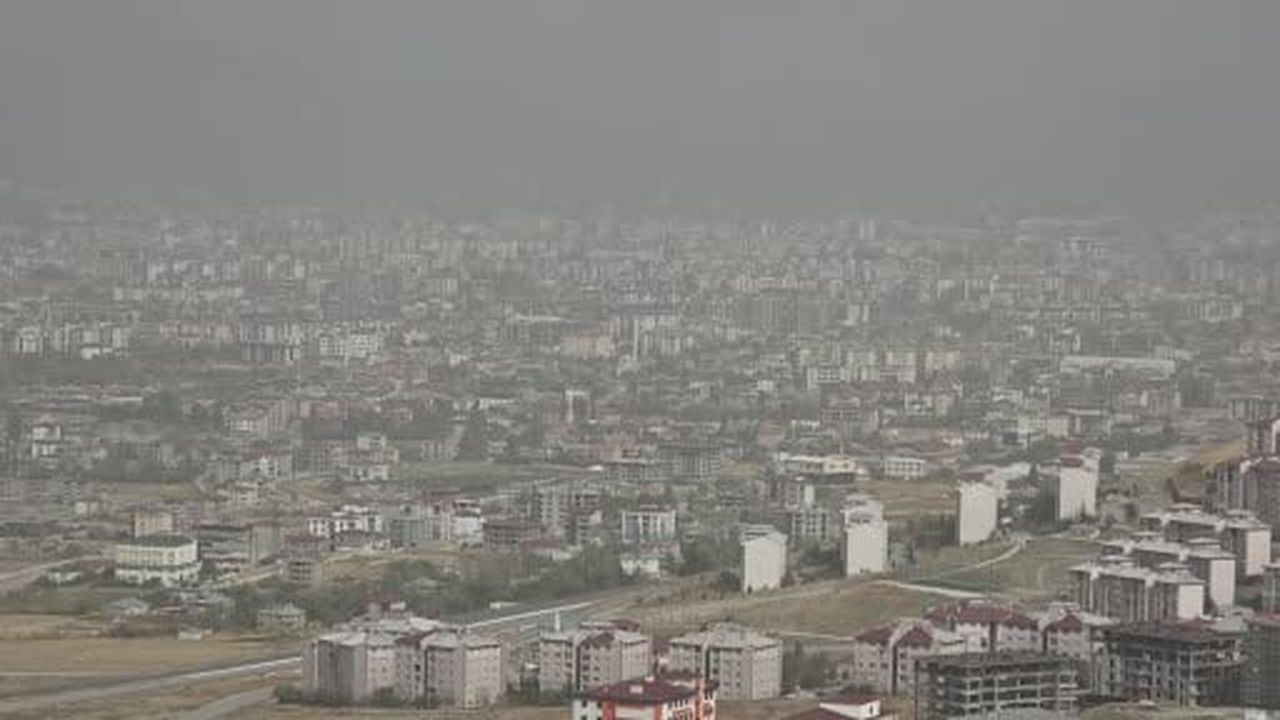 Van'da toz taşınımı etkili oldu