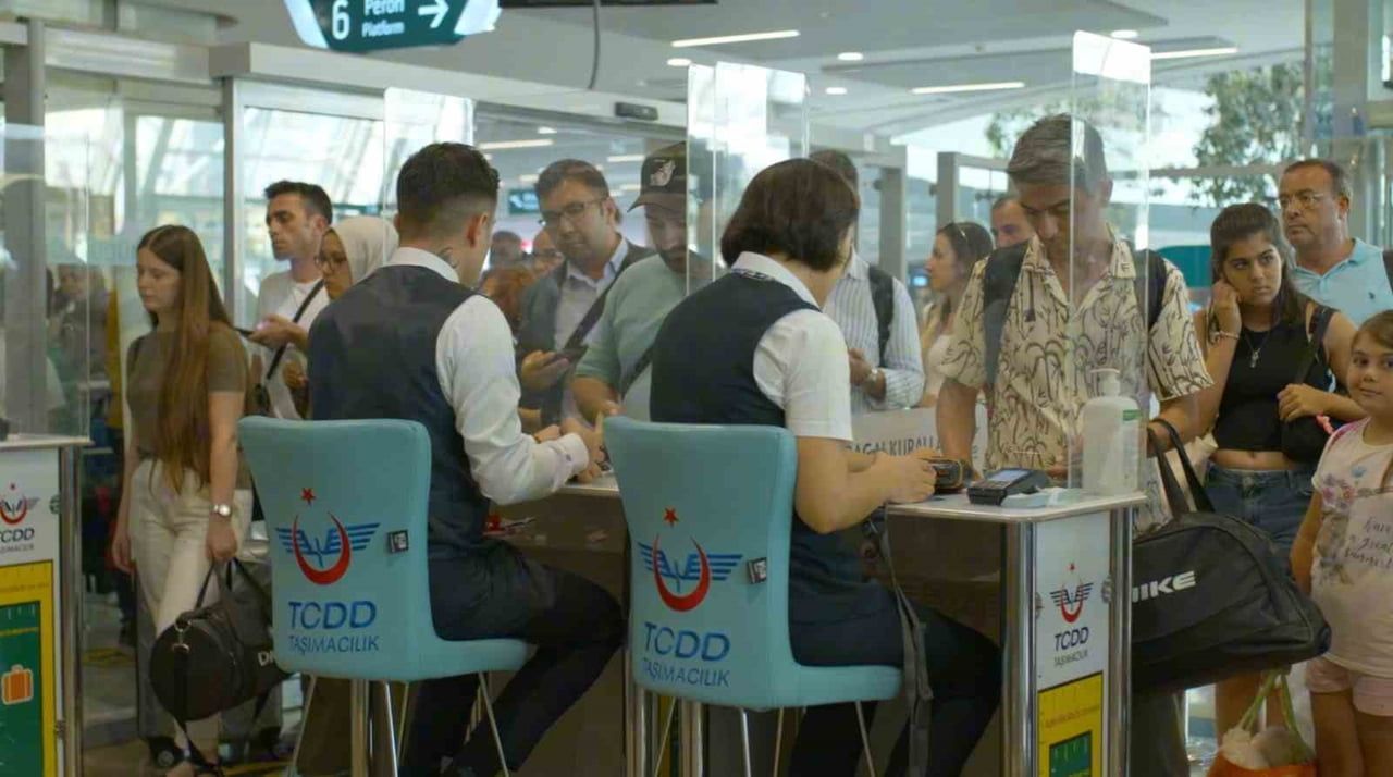 ULAŞTIRMA VE ALTYAPI BAKANI ABDULKADİR URALOĞLU, TCDD TAŞIMACILIK AŞ’NİN DİJİTAL DÖNÜŞÜM...