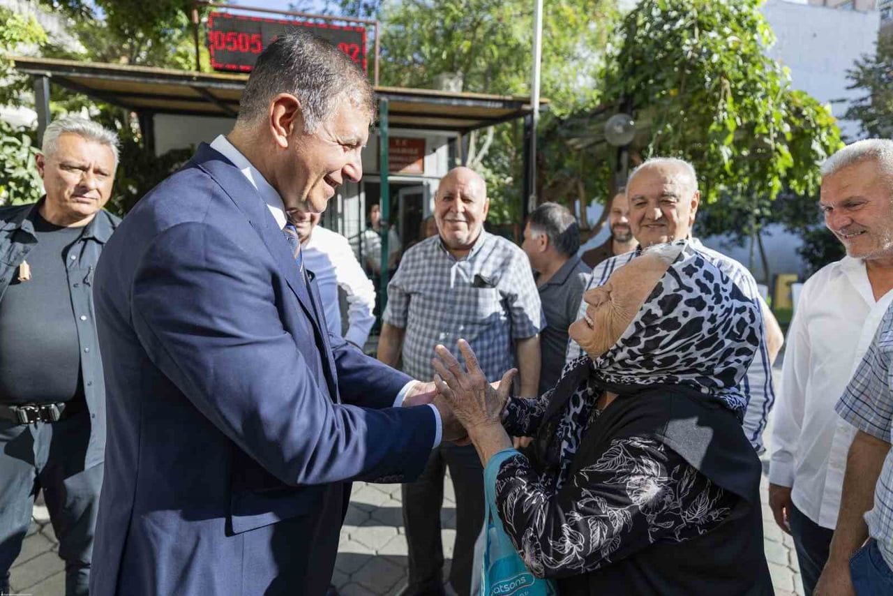 İZMİR BÜYÜKŞEHİR BELEDİYE BAŞKANI DR. CEMİL TUGAY, BUCA'NIN SORUNLARINI YERİNDE ÇÖZEBİLMEK İÇİN 6...