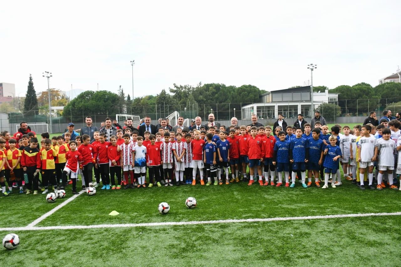 YUNUSEMRE BELEDİYESİ TARAFINDAN 29 EKİM CUMHURİYET BAYRAMI KAPSAMINDA DÜZENLENEN FUTBOL TURNUVASI...