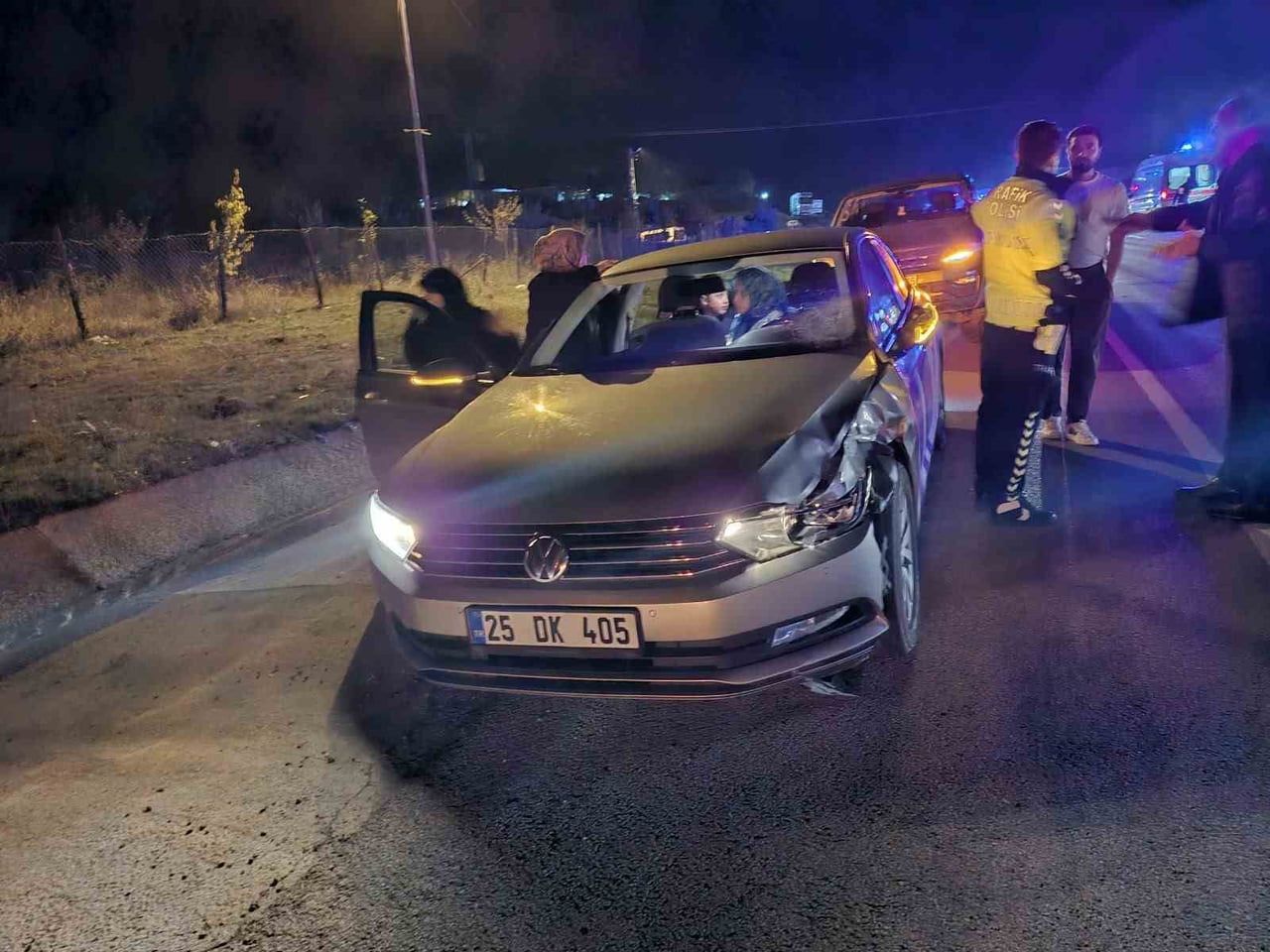 BİNGÖL’DE OTOMOBİL YAYALARA ÇARPTI: 2 AĞIR YARALI