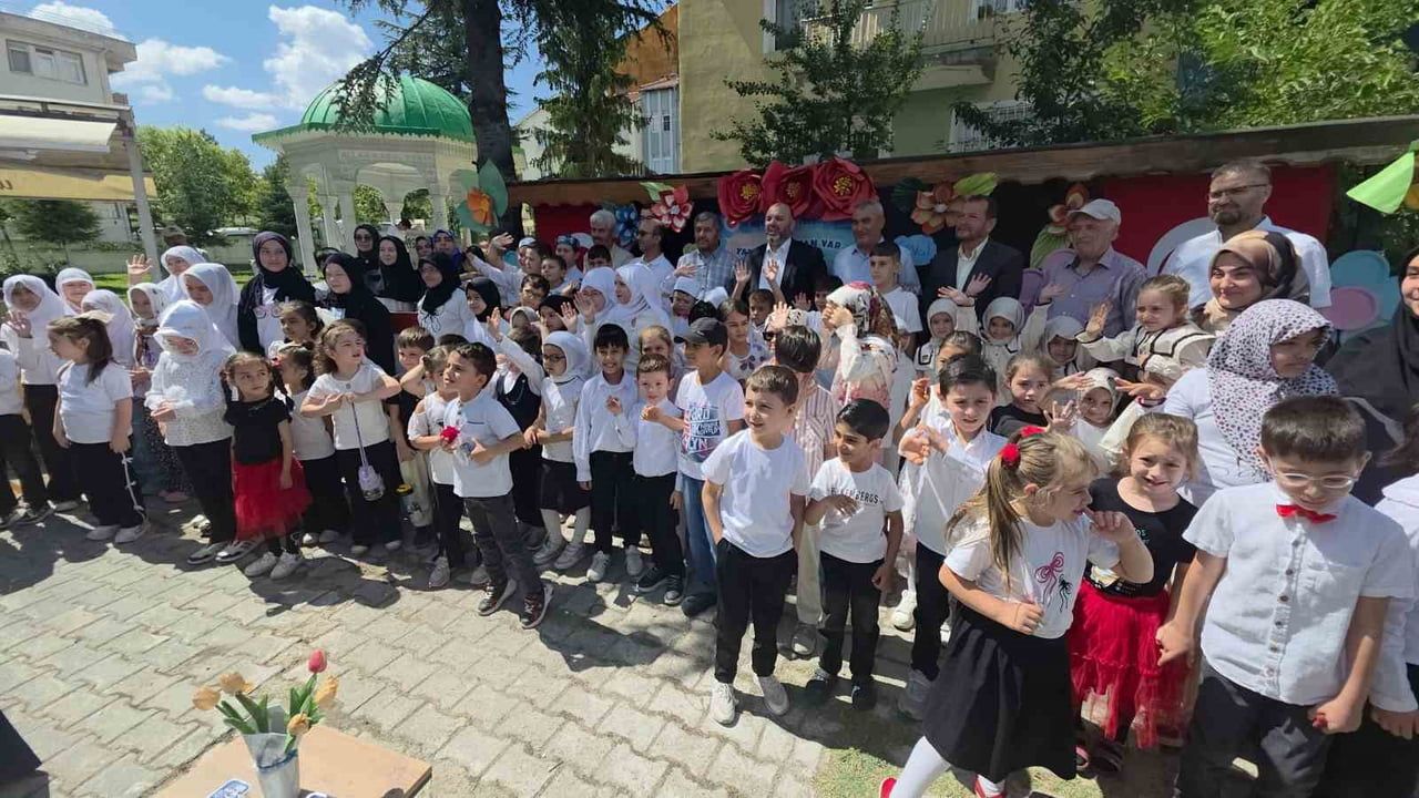 KÜTAHYA SELİMİYE KUR'AN KURSU'NDA ÇOCUK ŞENLİĞİ COŞKUSU