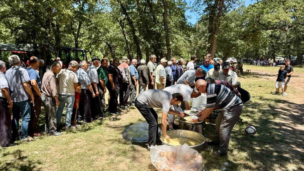 ÇANAKKALE’NİN ÇAN İLÇESİNE BAĞLI DEREOBA KÖYÜNDE GELENEKSEL HAYIR ETKİNLİĞİ 2 BİN KİŞİNİN KATILIMI...