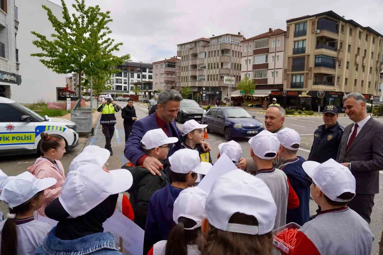 ÇAYCUMA’DA ÖĞRENCİLERE TRAFİK BİLİNCİ AŞILANDI