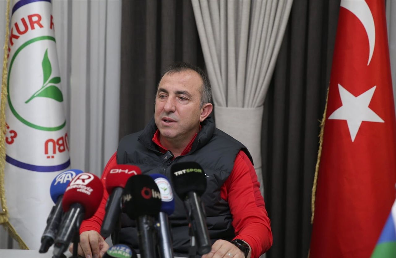 Çaykur Rizespor Teknik Direktörü Recep Uçar, Mehmet Cengiz Tesisleri'nde iftar programında basın...