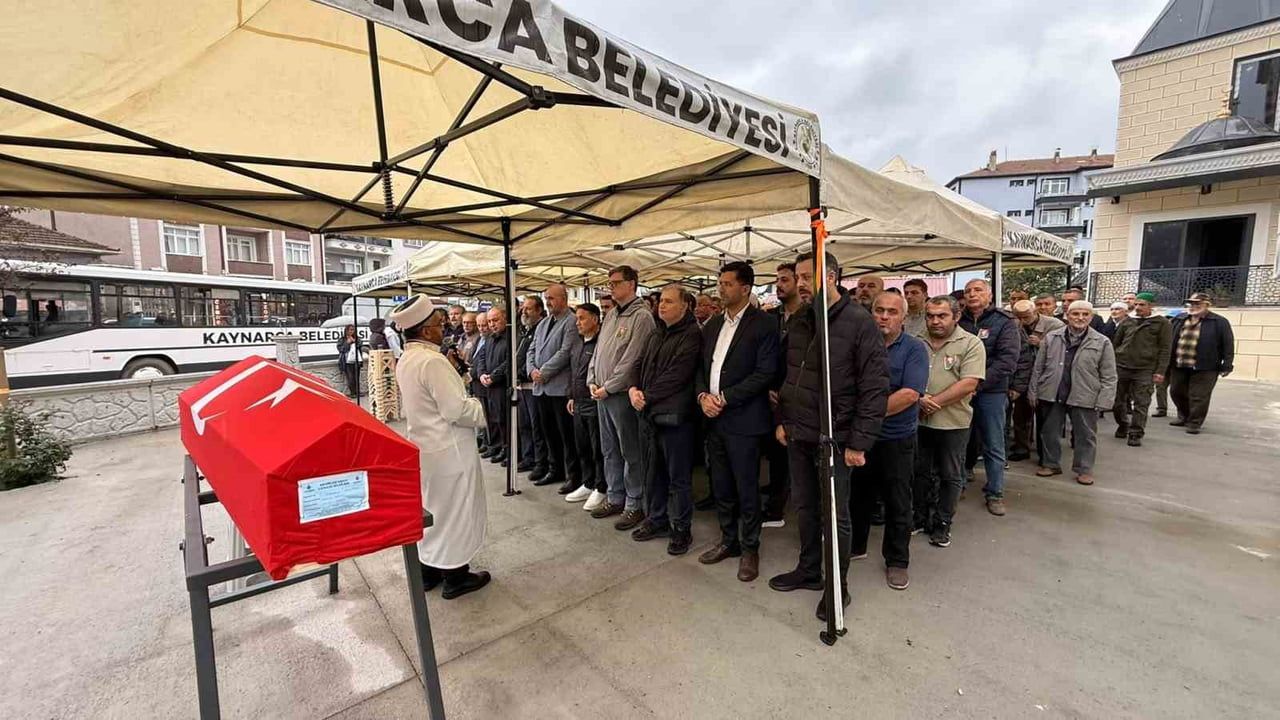 ESKİ KORGENERAL ÇETİN SANER, SAKARYA'NIN KAYNARCA İLÇESİNDE SON YOLCULUĞUNA UĞURLANDI.