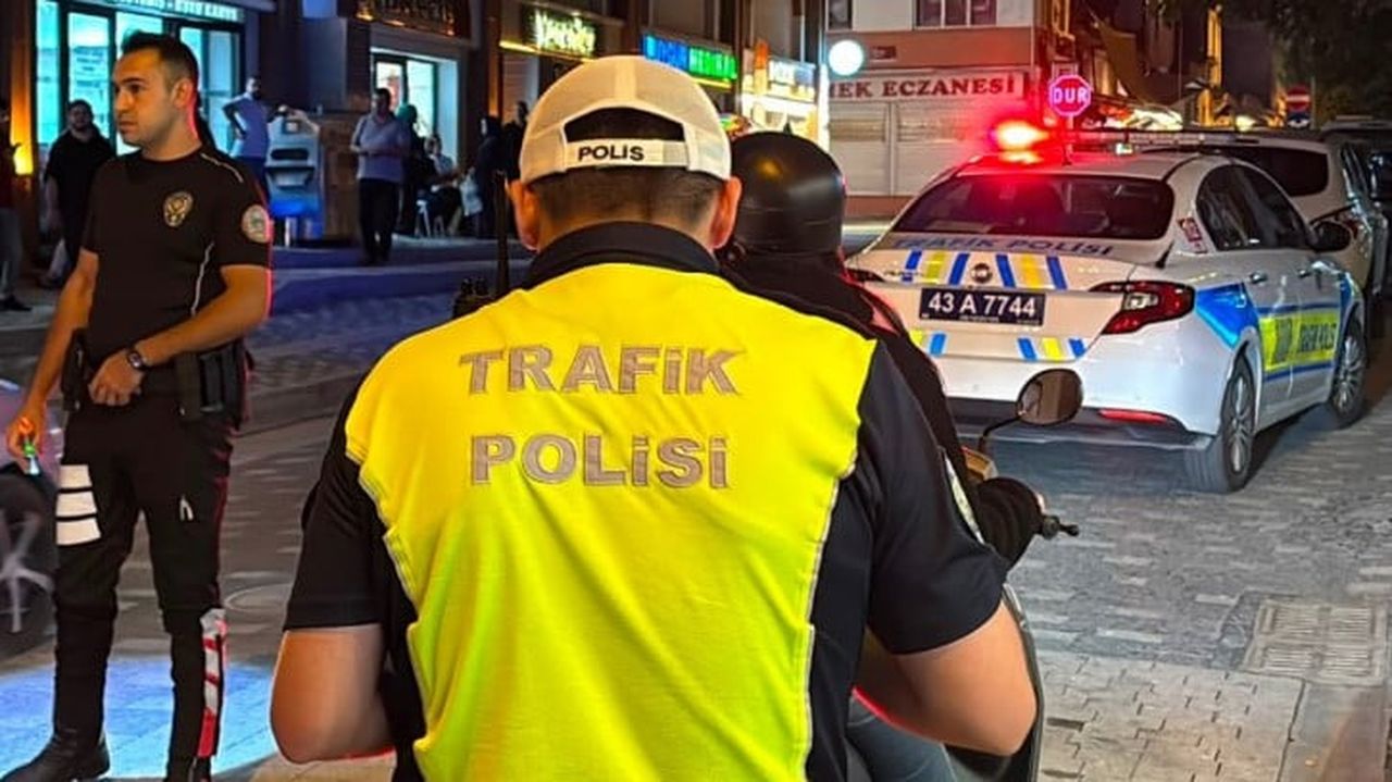TAVŞANLI İLÇESİNDE EMNİYET GÜÇLERİNCE GERÇEKLEŞTİRİLEN GENİŞ KAPSAMLI ASAYİŞ VE TRAFİK...
