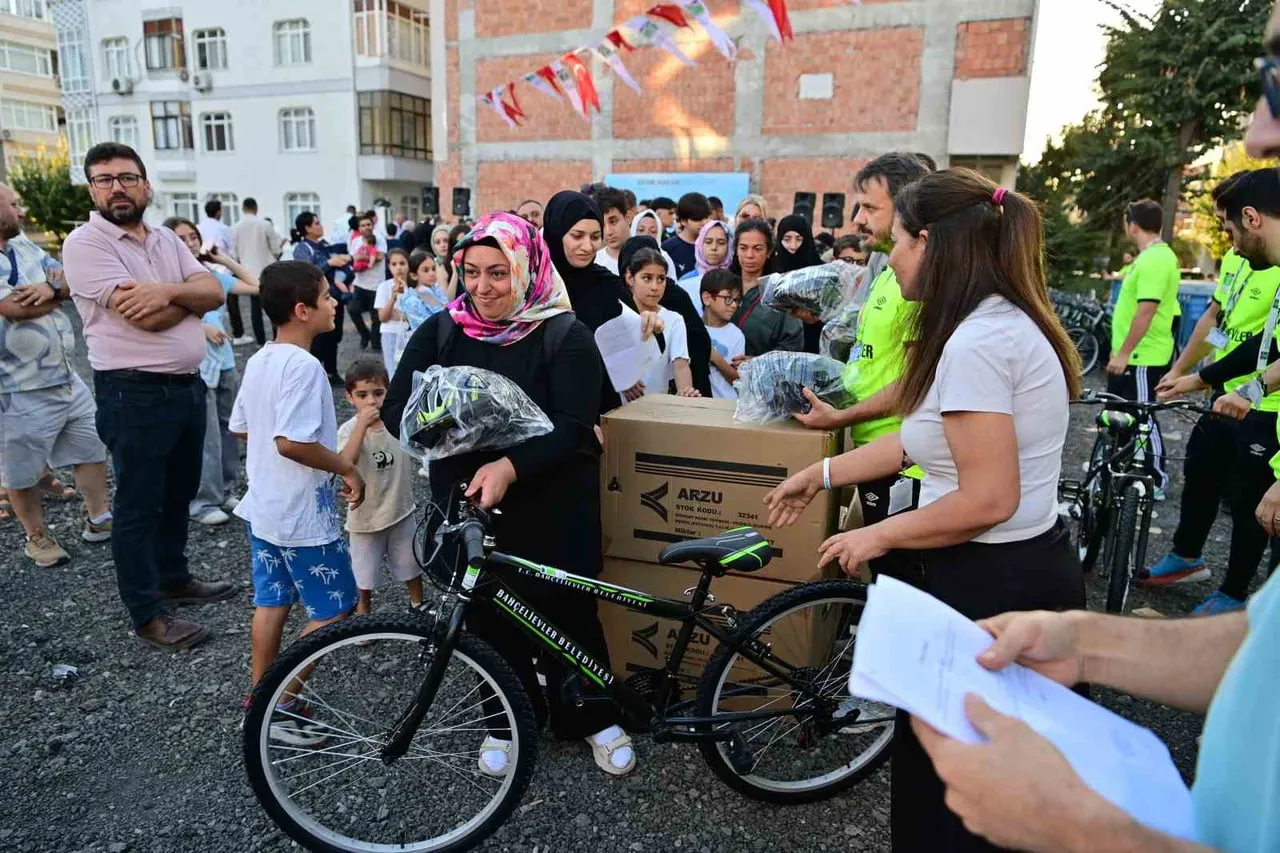 BAHÇELİEVLER BELEDİYESİ TARAFINDAN ÇOCUKLARI SAĞLIKLI YAŞAMA TEŞVİK ETMEK AMACIYLA DÜZENLENEN 44....
