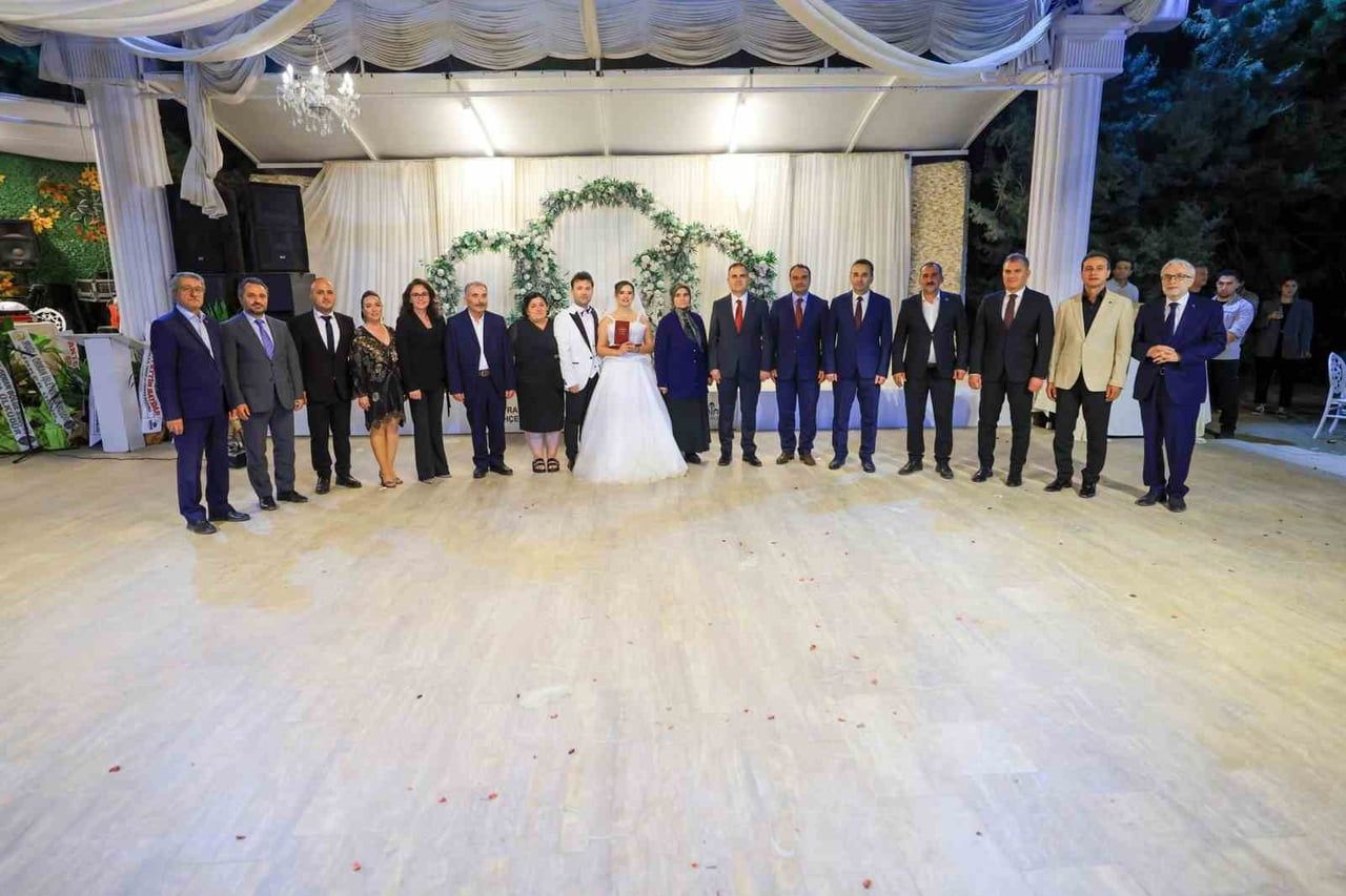 MUĞLA VALİSİ DR. İDRİS AKBIYIK, ŞEHİT JANDARMA TEĞMEN ALTUĞ PEK’İN KARDEŞİ ALİYE PEK İLE TAYFUN...