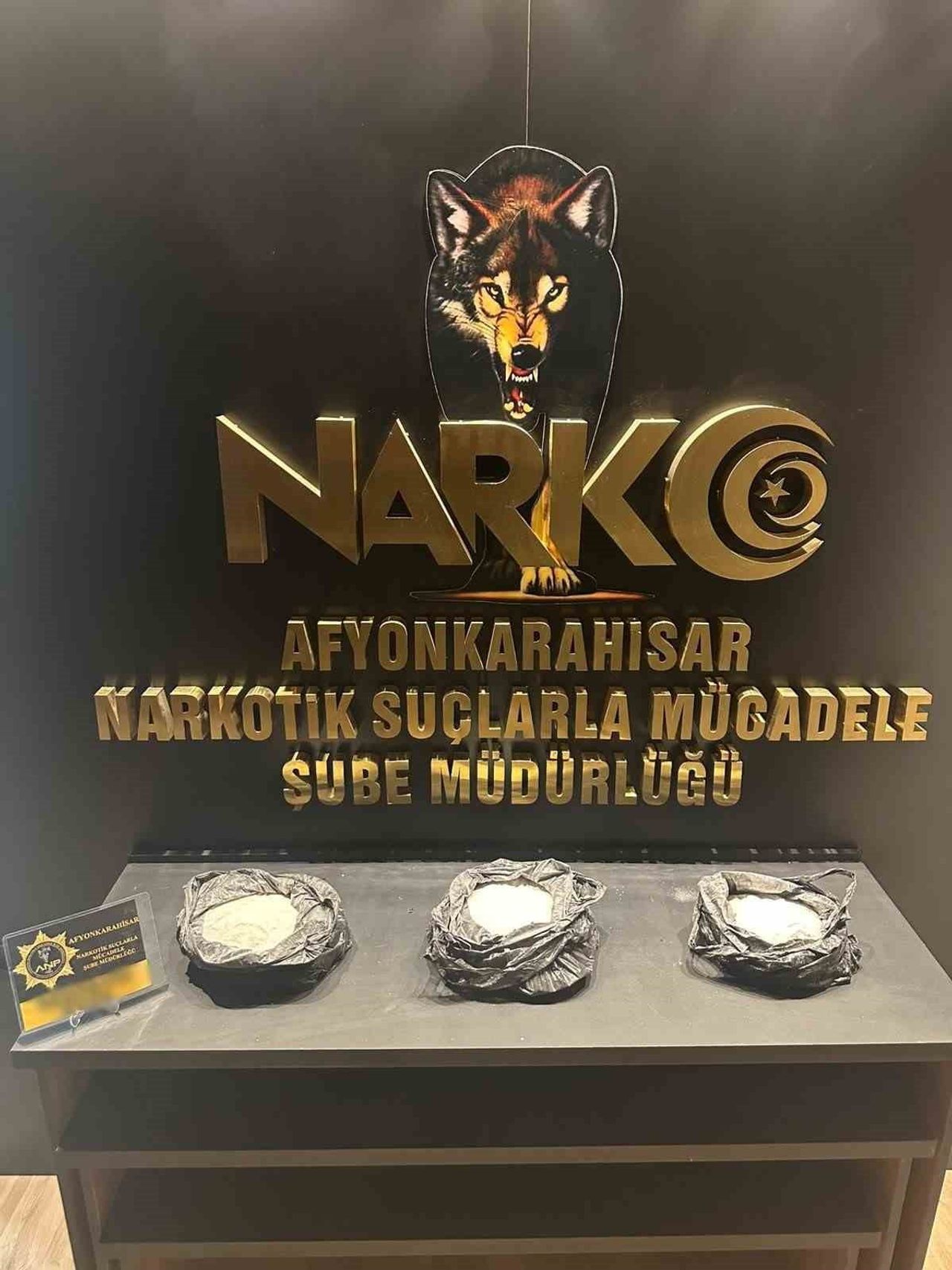 AFYONKARAHİSAR'DA POLİS TARAFINDAN GERÇEKLEŞTİRİLEN OPERASYONDA 5 KİLOGRAM UYUŞTURUCU İLE...