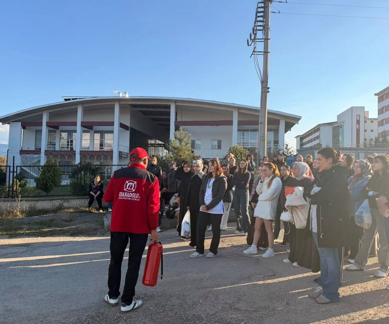 BOLU’DA SEYYİDE NEFİSE YURDU’NDA ÖĞRENCİLER VE PERSONELİN KATILIMIYLA DEPREM TAHLİYE VE YANGIN...