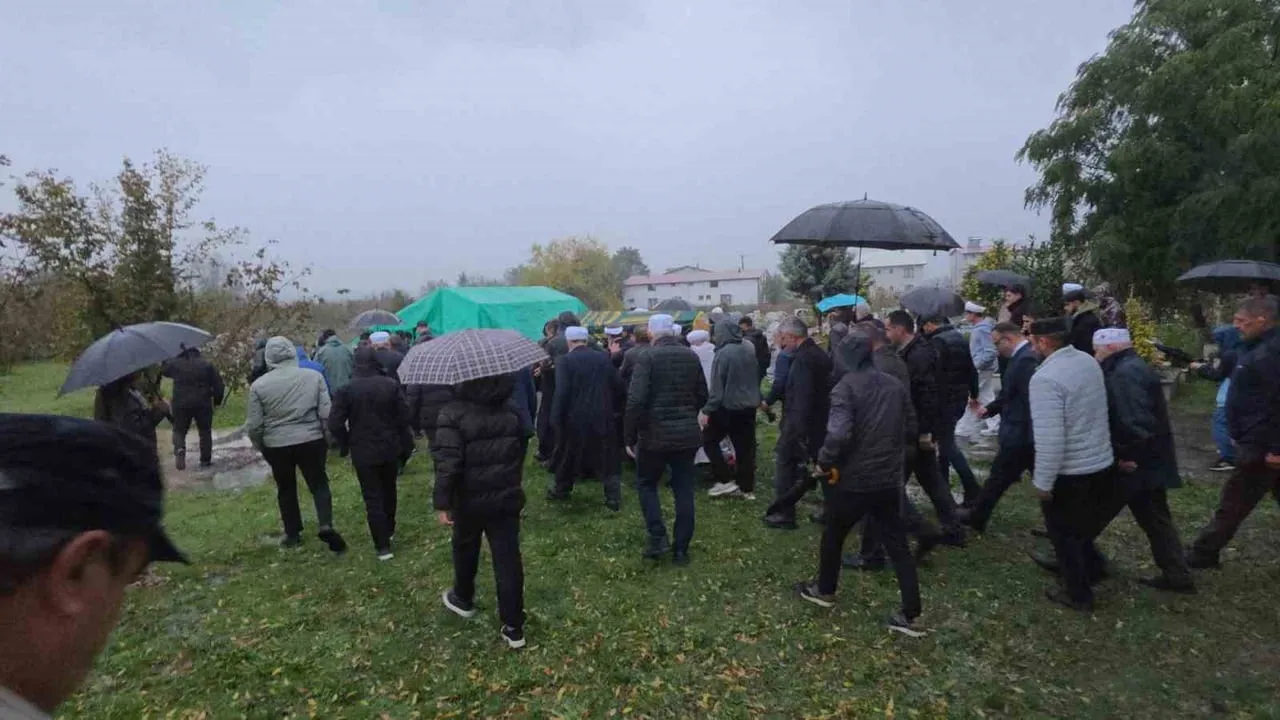 İSTANBUL’DA YAŞANAN SEL OLAYINDA FATİH İLÇESİNDE ELEKTRİK AKIMINA KAPILARAK VEFAT EDEN 14...