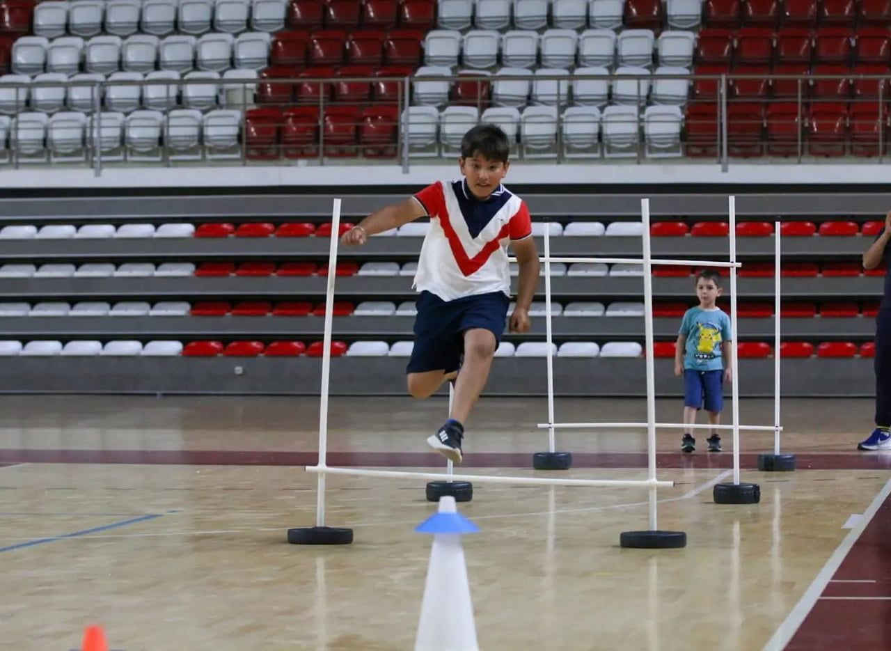 SİVAS’TA HASAN AKSU CAMİİ KUR’AN KURSU ÖĞRENCİLERİ, TAHA AKGÜL SPOR SALONU’NDA DÜZENLENEN PARKUR...
