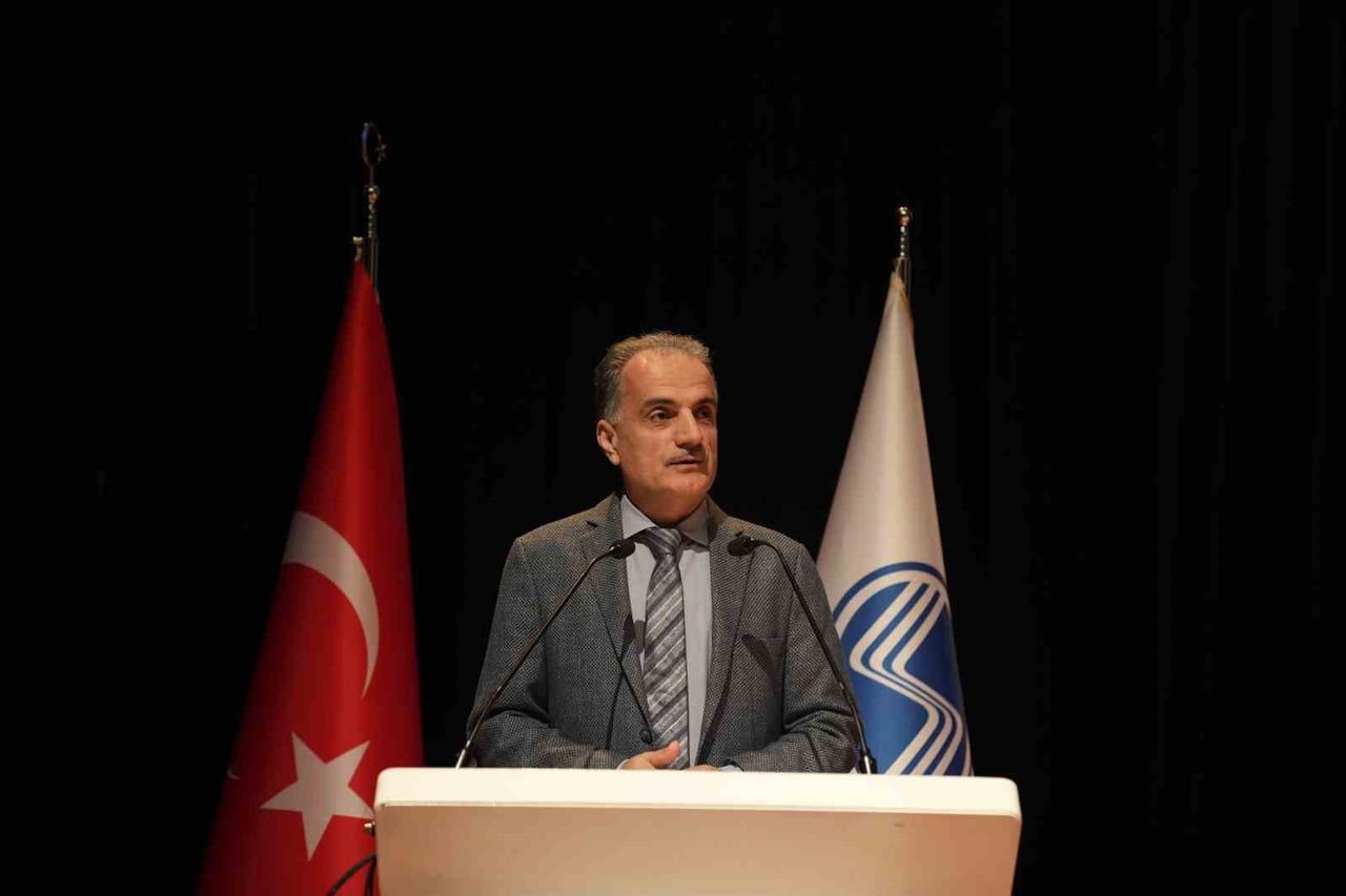 SAKARYA ÜNİVERSİTESİ REKTÖRÜ HAMZA AL
