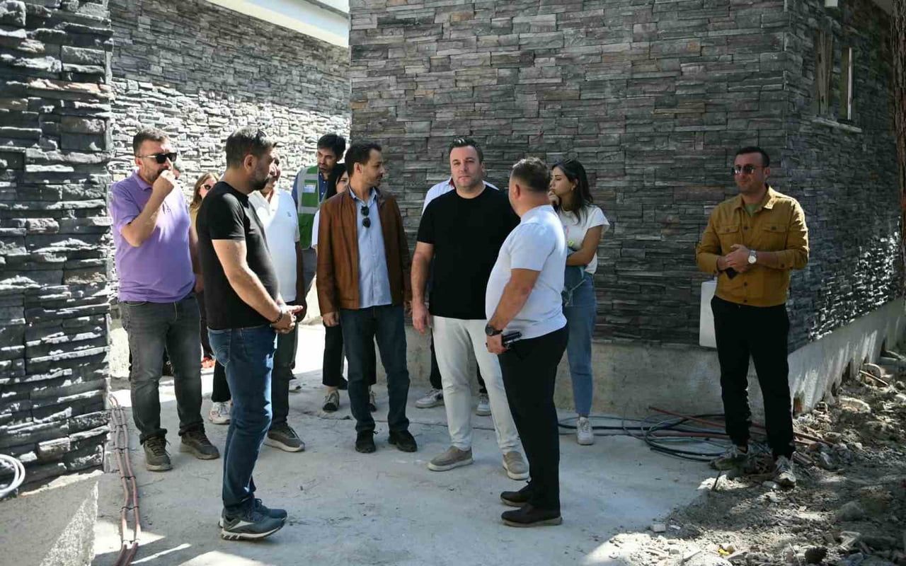KUŞADASI BELEDİYESİ TARAFINDAN KİRAZLI MAHALLESİ’NDE YAPIMI SÜRDÜRÜLEN KÜLTÜR VE SANAT MEYDANI...