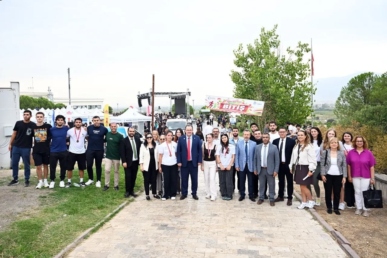 MANİSA CELAL BAYAR ÜNİVERSİTESİ’NDE 2026-2027 AKADEMİK YILININ BAŞLAMASI DOLAYISIYLA DÜZENLENEN...