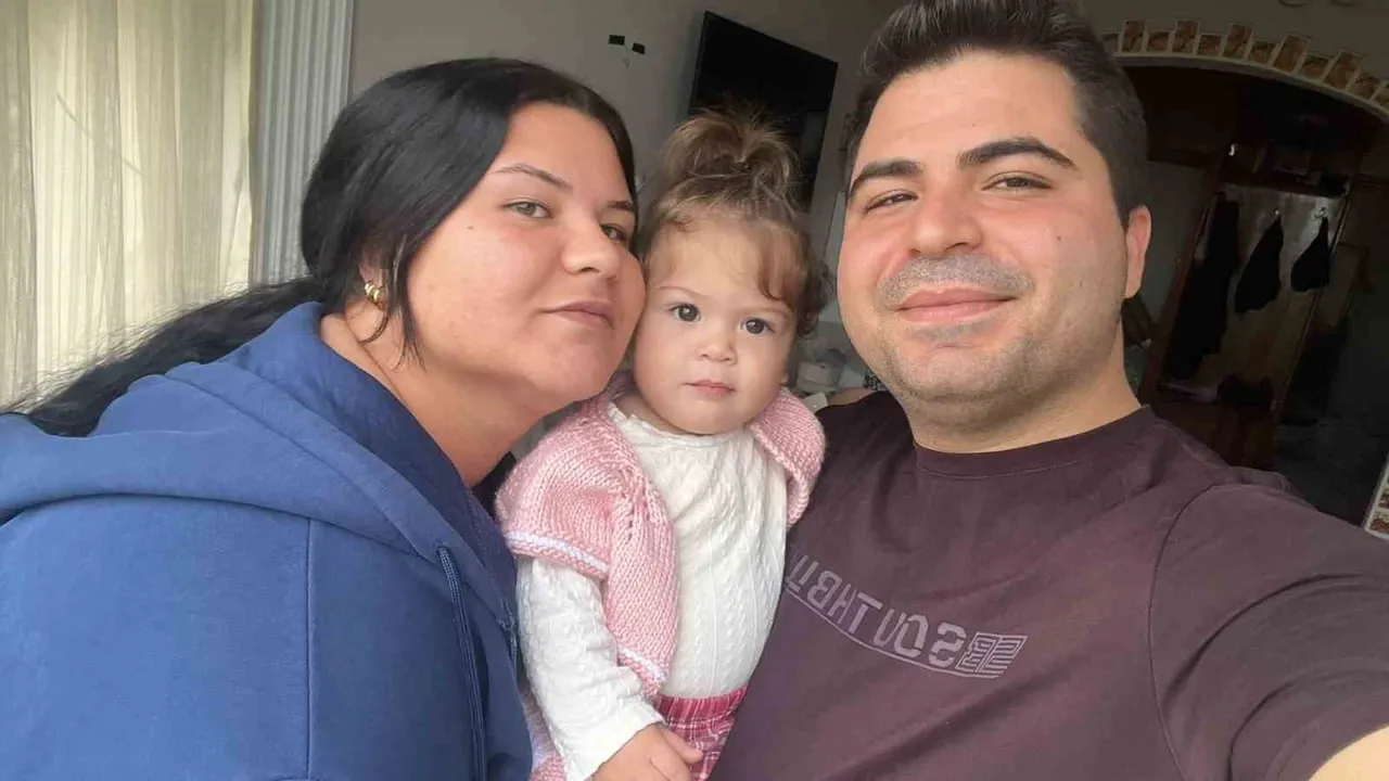 ANTALYA'NIN SERİK İLÇESİNDE 13 AYLIK GÖKÇE KAYA İSİMLİ BEBEK, DİŞ ÇIKARMA NEDENİYLE YÜKSEK ATEŞ...