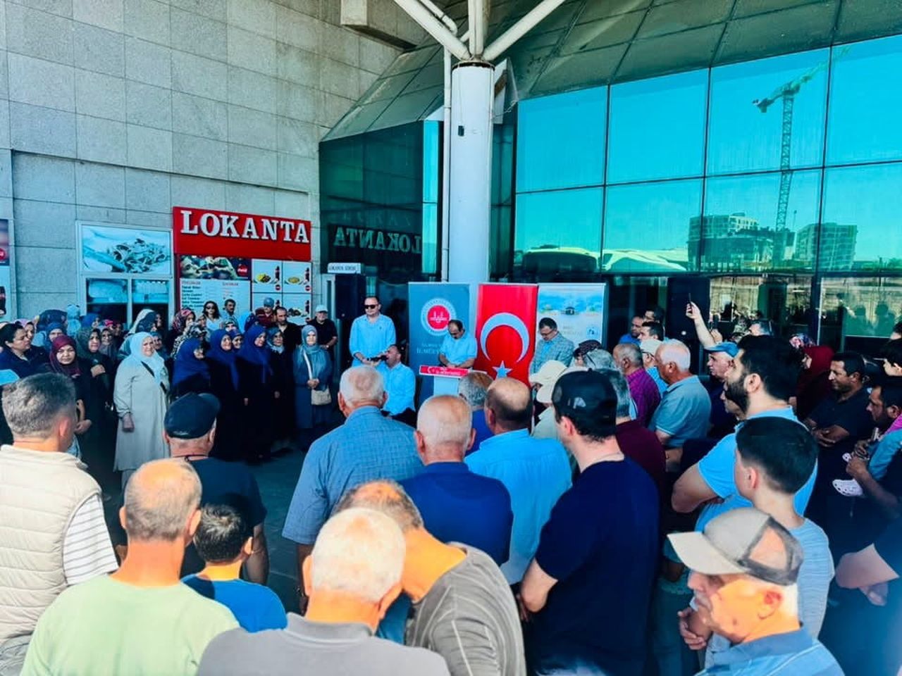 BOLU İL MÜFTÜLÜĞÜ ORGANİZASYONUYLA UMRE İBADETİ İÇİN KUTSAL TOPRAKLARA GİDECEK 25 KİŞİLİK KAFİLE...