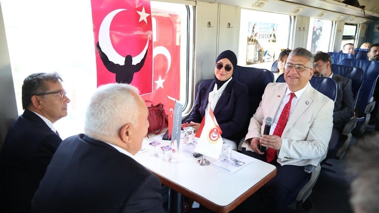 'ZAFER ROTASI SEMPOZYUMU' TREN YOLCULUĞUYLA GERÇEKLEŞTİRİLDİ