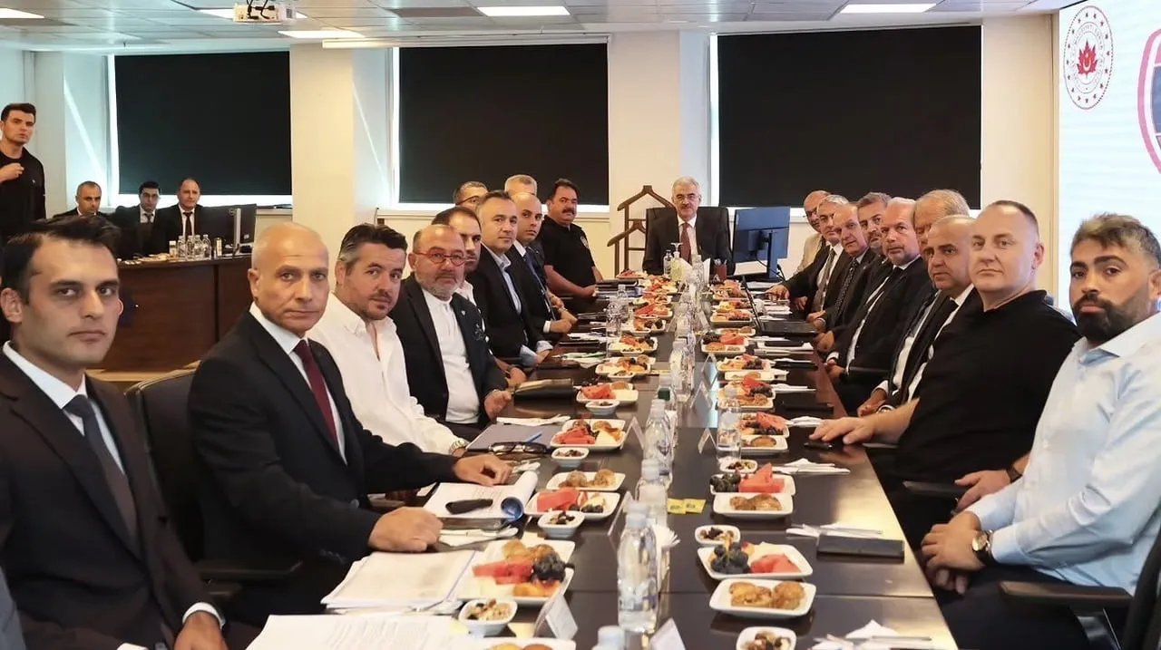 TÜRKİYE-İTALYA MAÇI ÖNCESİ BURSA'DA GÜVENLİK TOPLANTISI