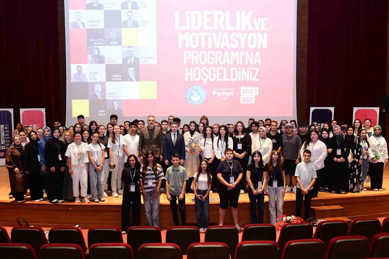 KESTEL BELEDİYESİ’NİN GENÇLERE YÖNELİK HAYATA GEÇİRDİĞİ LİDERLİK VE MOTİVASYON PROGRAMI...