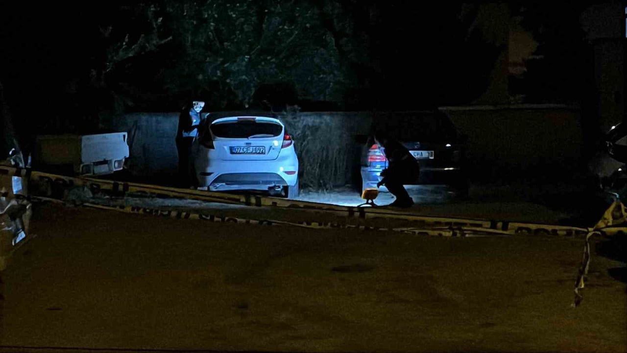 KONYA’DA PARK HALİNDEKİ OTOMOBİLİN İÇERİSİNDE HAREKETSİZ HALDE BULUNAN GENÇ, YAPILAN KONTROLLER...