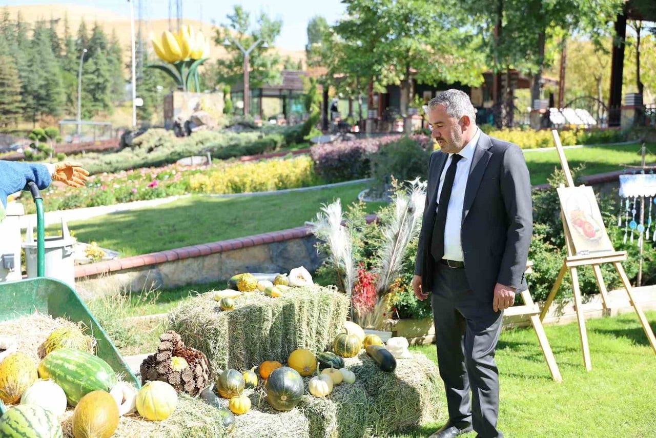 PURSAKLAR BELEDİYE BAŞKANI ERTUĞRUL ÇETİN, "ENDEMİK VADİ ATA BAHÇEMİZDE 2026 YILI HASADIMIZI...