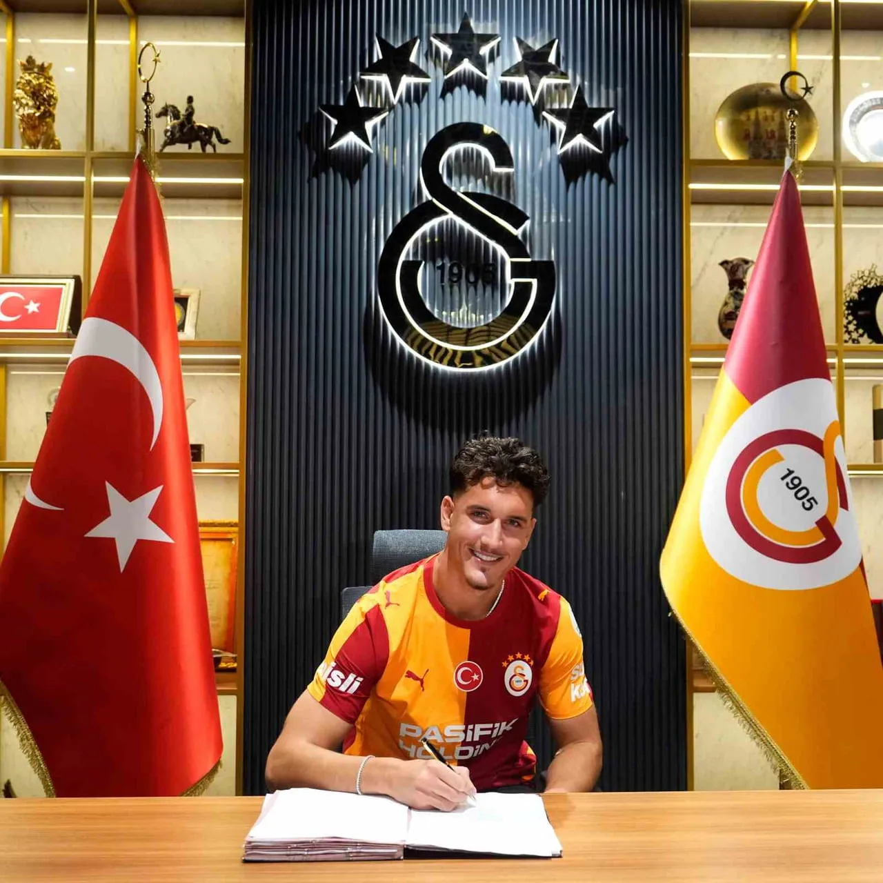 GALATASARAY ANLAŞMA SAĞLADIĞI DENİZ GÜL İÇİN PORTEKİZ EKİBİ PORTO'YA 10 MİLYON EURO BONSERVİS...