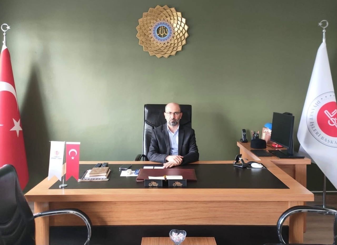 HAYRABOLU İLÇE MÜFTÜLÜĞÜ GÖREVİNE ATANAN SIBĞETULLAH ARVAS GÖREVİNE BAŞLADI.