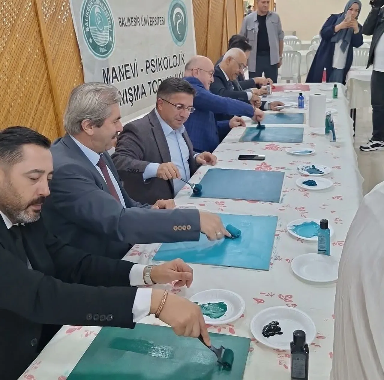 BALIKESİR’DE SANATIN RENKLERİ GAZZE İÇİN UMUDA DÖNÜŞTÜ