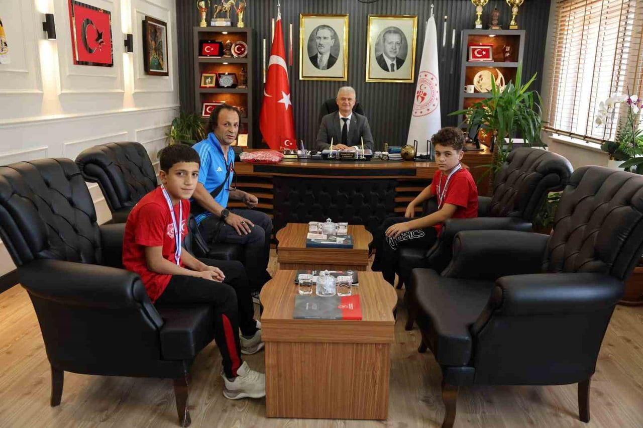 ANKARA’DA DÜZENLENEN MİNİKLER TÜRKİYE GREKOROMEN GÜREŞ ŞAMPİYONASI’NDA DERECEYE GİREN MUŞLU...