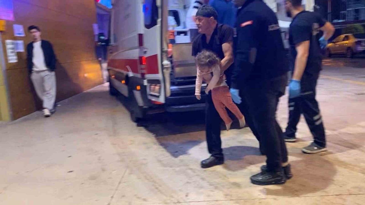BURSA’NIN İNEGÖL İLÇESİNDE EVDE OYUN OYNARKEN NEFES BORUSUNA MİSKET KAÇAN 1,5 YAŞINDAKİ ÇOCUK...