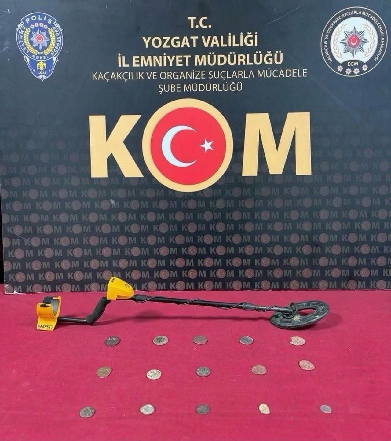 YOZGAT’TA DÜZENLENEN OPERASYONDA TARİHİ ESER NİTELİKLİ OBJELER ELE GEÇİRİLDİ.-