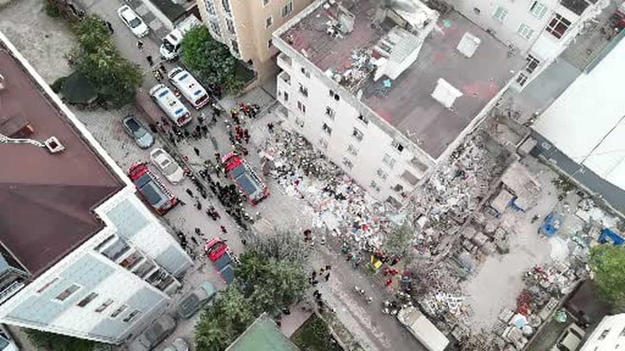 Maltepe'de çökme meydana gelen bina böyle görüntülendi