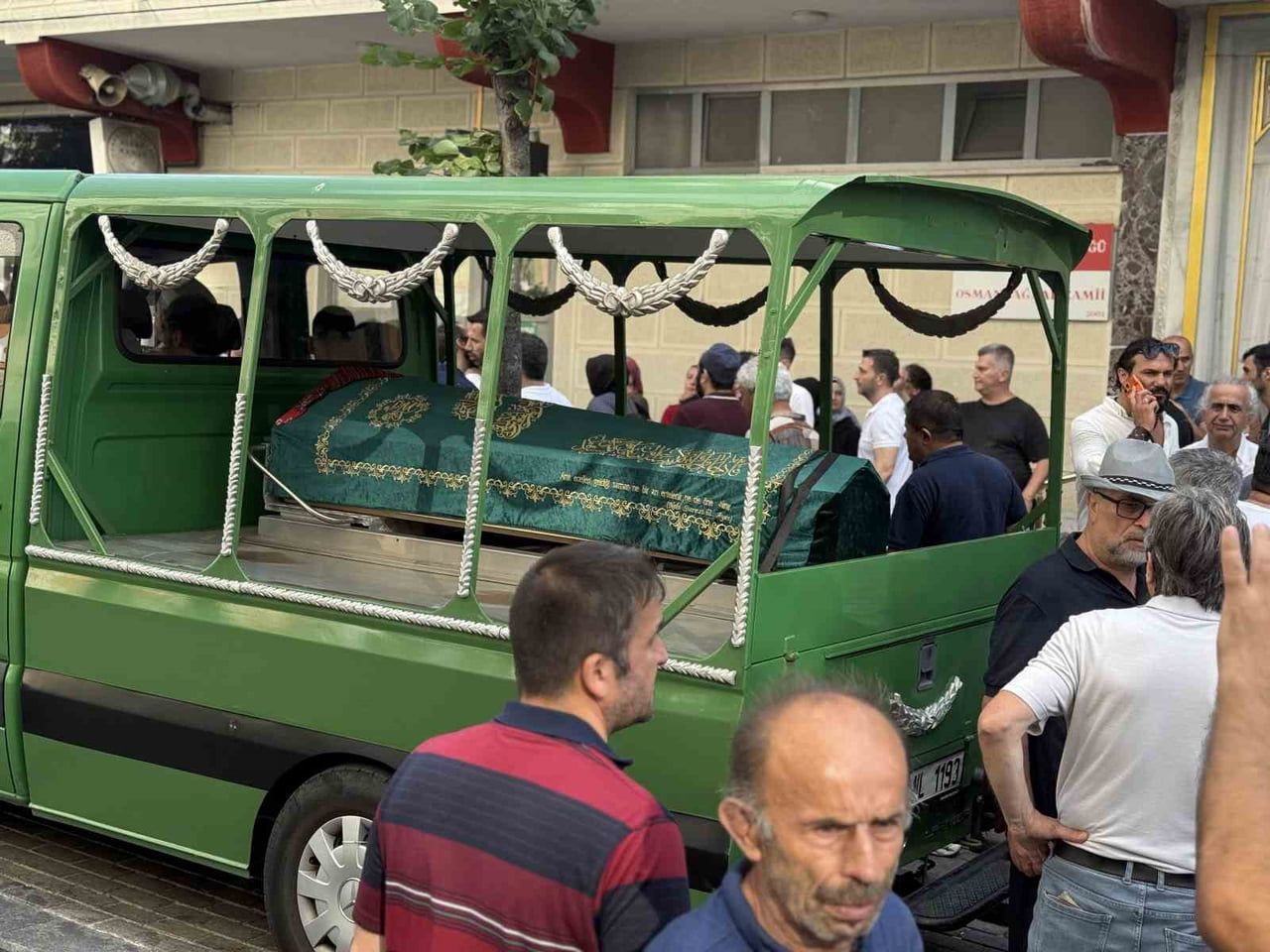 ŞİŞLİ’DE ESKİ ERKEK ARKADAŞI TARAFINDAN SİLAHLA VURULARAK ÖLDÜRÜLEN NİLDA MÜGE ŞAHİN (26), KILINAN...
