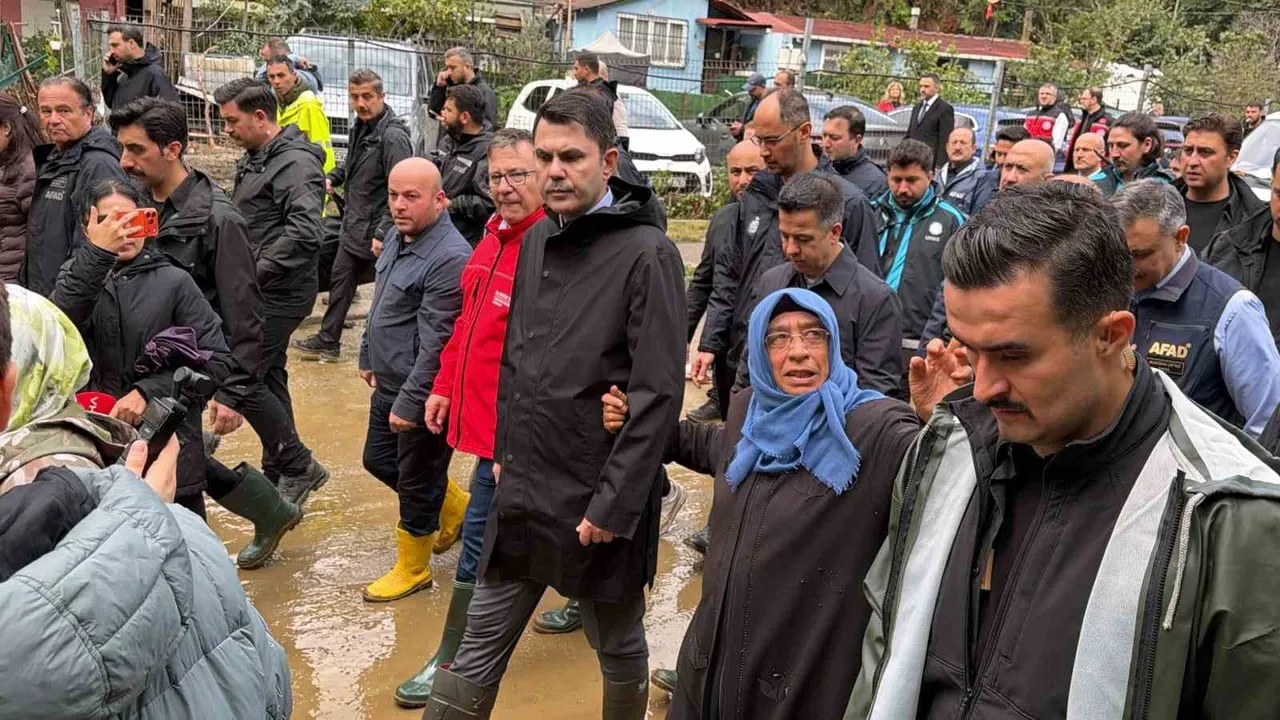 ÇEVRE, ŞEHİRCİLİK VE İKLİM DEĞİŞİKLİĞİ BAKANI MURAT KURUM İLE İÇİŞLERİ BAKANI MUSTAFA ÇİFTÇİ, SEL...
