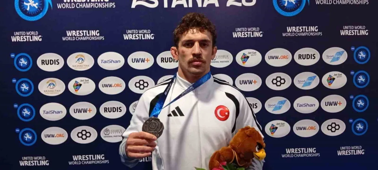 KAZAKİSTAN'DA DÜZENLENEN 2026 DÜNYA BÜYÜKLER GÜREŞ ŞAMPİYONASI'NDA GREKOROMEN STİL 82 KİLODA...