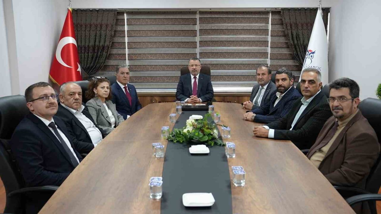KARABÜK TİCARET VE SANAYİ ODASI (KTSO) MECLİS BAŞKANI MURAT SÖNMEZ VE BERABERİNDEKİ HEYET, KARABÜK...
