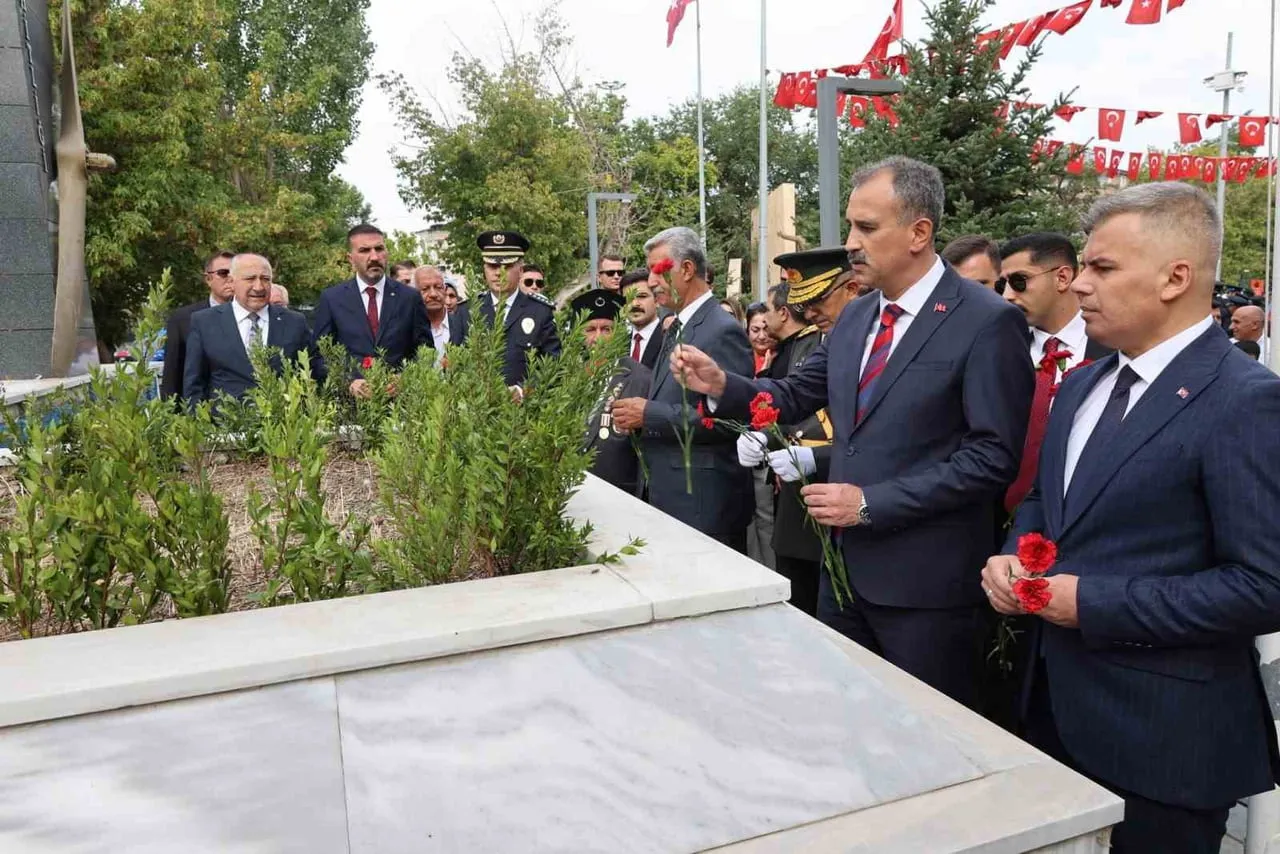 AĞRI’DA BÜYÜK TAARRUZ’UN 104’ÜNCÜ YILI COŞKUYLA KUTLANDI